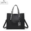 2019 Bolso de mujer Serpentina dura Tallas medias Tejidos avanzados PU Versátil Bolsa de moda Otoño e Invierno de alto grado