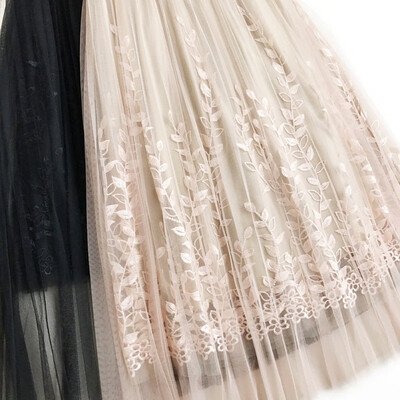 Casual Floral Embroidery Fresh Mesh Pleated Skirts Womens High Waist Long Female Summer Skirt 2018 New Fashion Trend Lady Skirt
Casual Floral Embroidery Fresh Mesh Pleated Skirts Womens High Waist Long Female Summer Skirt 2018 New Fashion Trend Lady Skirt