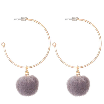 New Christmas Simple Fur Earrings Sweet Ball Long Plush Ball Earrings Metal Nails Girl Favorite Jewelry
New Christmas Simple Fur Earrings Sweet Ball Long Plush Ball Earrings Metal Nails Girl Favorite Jewelry