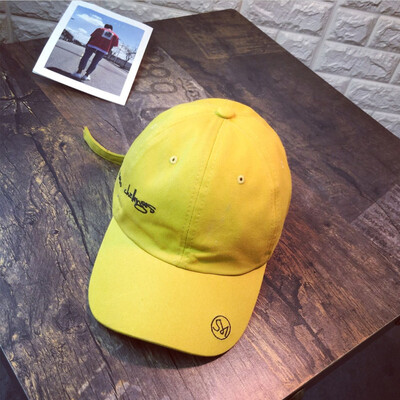 The hat the spring summer the letter the womens Korean-style baseball cap the street-hop the street-hop the couple
The hat the spring summer the letter the womens Korean-style baseball cap the street-hop the street-hop the couple