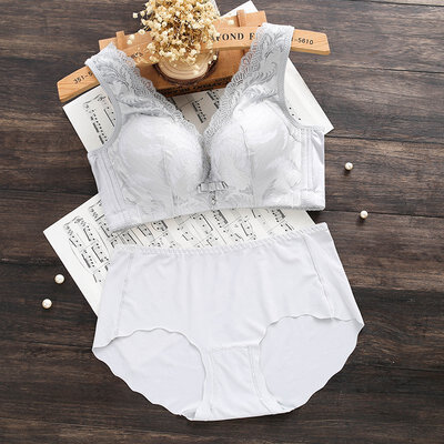 Vintage Women Bra Set Sey Summer Lace Bra Underwear Set Lace Gathering Bra Ice Silk Briefs Set 
Vintage Women Bra Set Sey Summer Lace Bra Underwear Set Lace Gathering Bra Ice Silk Briefs Set