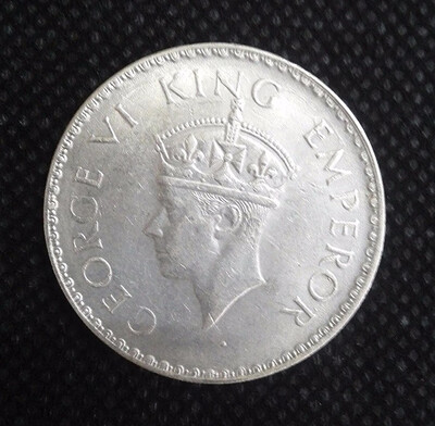 30mm British India 1941 One 1 Ruppe Silver Coin 11 Grams George VI King Emperor Britan The United Kindom
30mm British India 1941 One 1 Ruppe Silver Coin 11 Grams George VI King Emperor Britan The United Kindom