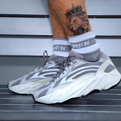 2019 Mauve 700 Wave Runner Mens Women Designer Sneakers New 700 V2 Static Best Quality Kanye West Sport Shoes With Box 5-115
2019 Mauve 700 Wave Runner Mens Women Designer Sneakers New 700 V2 Static Best Quality Kanye West Sport Shoes With Box 5-115
