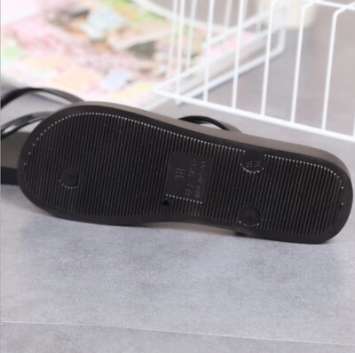 New indoor shoes female summer couples slip flip-flops fashion minimalist out slippers men
New indoor shoes female summer couples slip flip-flops fashion minimalist out slippers men