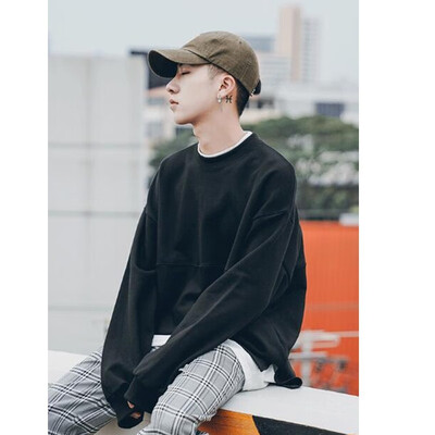 Autumn fake two-piece sweater mens round neck loose Korean version of the trend of youth BF wind students
Autumn fake two-piece sweater mens round neck loose Korean version of the trend of youth BF wind students