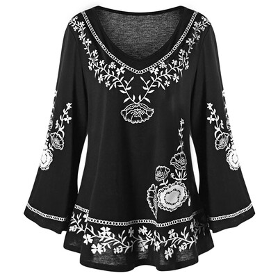 Plus Size Monochrome Floral Flare Sleeve Top 
Plus Size Monochrome Floral Flare Sleeve Top