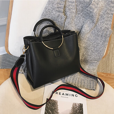 Spring&summer bag female 2019 new Korean version of the portable fashion casual hit color wild wide shoulder strap shoulder Messenger bag
Spring&summer bag female 2019 new Korean version of the portable fashion casual hit color wild wide shoulder strap shoulder Messenger bag