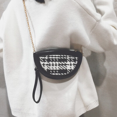 Korean version of the bag female bag new 2019 foreign gas network red woven saddle bag personality wild casual shoulder Messenger bag
Korean version of the bag female bag new 2019 foreign gas network red woven saddle bag personality wild casual shoulder Messenger bag