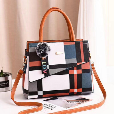 Korean version of the mosaic color fashion handbag trend wild single shoulder Messenger bag
Korean version of the mosaic color fashion handbag trend wild single shoulder Messenger bag
