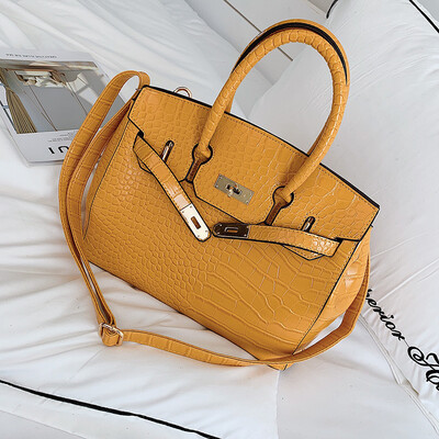 Qiao Bani 2019 new European&American style super fire hot crocodile pattern platinum bag street clapped shoulder diagonal female bag
Qiao Bani 2019 new European&American style super fire hot crocodile pattern platinum bag street clapped shoulder diagonal female bag