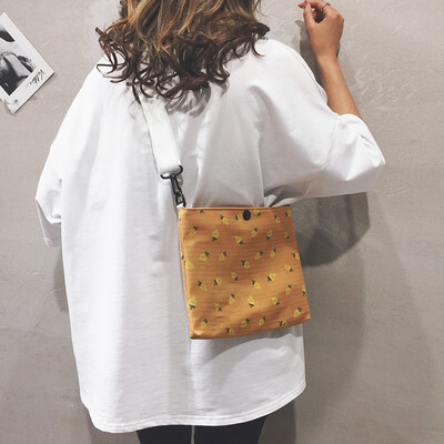 Cute bag female 2019 new ins small fresh soft sister shoulder bag Korean print pineapple canvas messenger bag
Cute bag female 2019 new ins small fresh soft sister shoulder bag Korean print pineapple canvas messenger bag