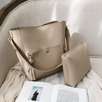 Summer Sen is a big bag a new 2019 network celebrity a large capacity bucket bag a simple portable womens bag a single should
Summer Sen is a big bag a new 2019 network celebrity a large capacity bucket bag a simple portable womens bag a single should