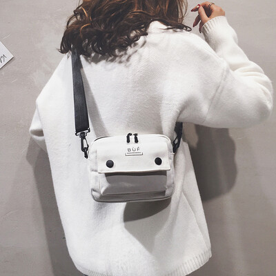 2019 new Korean version of the wild letter printing shoulder bag ins canvas bag female slung casual broadband student bag
2019 new Korean version of the wild letter printing shoulder bag ins canvas bag female slung casual broadband student bag