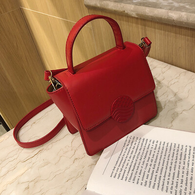 Advanced sense bag foreign air female bag 2019 latest version of the bag simple shoulder bag texture bag wild Messenger bag