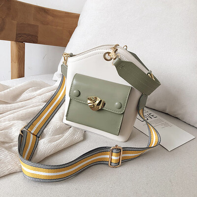 Womens bag new wave Korean fashion brown small square bag creative handbag shoulder slung tide bag
Womens bag new wave Korean fashion brown small square bag creative handbag shoulder slung tide bag
