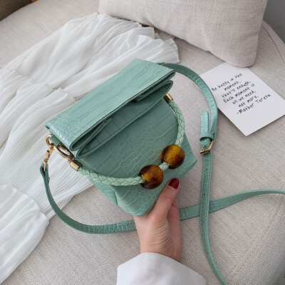 Simple texture bag chic leisure crocodile pattern bucket bag new 2019 Korean Joker womens bag Messenger bag
Simple texture bag chic leisure crocodile pattern bucket bag new 2019 Korean Joker womens bag Messenger bag