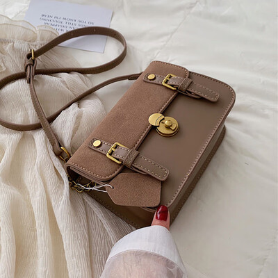 2019 new bag female Korean version of Joker shoulder Messenger bag fashion lock casual texture mailman bag
2019 new bag female Korean version of Joker shoulder Messenger bag fashion lock casual texture mailman bag