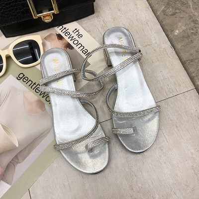 Sandals female summer 2019 new Korean version of simple rhinestone strap toe thick heel net red fairy gladiator sandals tide
Sandals female summer 2019 new Korean version of simple rhinestone strap toe thick heel net red fairy gladiator sandals tide