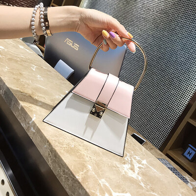 Bag female new Korean version of the shoulder bag large-capacity fashion chain ring hit color handbag tide
Bag female new Korean version of the shoulder bag large-capacity fashion chain ring hit color handbag tide