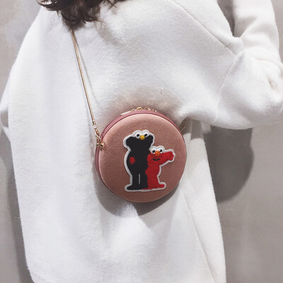 Mini bag female new 2019 cartoon cute small round bag girl ins super fire chain shoulder Messenger bag
Mini bag female new 2019 cartoon cute small round bag girl ins super fire chain shoulder Messenger bag