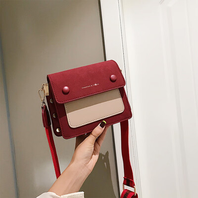 Senior sense of foreign style womens bag retro chic frosted broadband small square bag new 2019 simple shoulder slung bag
Senior sense of foreign style womens bag retro chic frosted broadband small square bag new 2019 simple shoulder slung bag