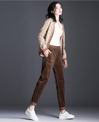 The 2018 autumnwinter new harem trousers are high-waisted&the Korean version is fitted with corduroy nine points
The 2018 autumnwinter new harem trousers are high-waisted&the Korean version is fitted with corduroy nine points