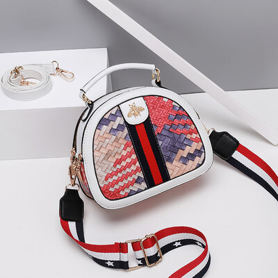 Ladies bag 2019 Korean version of the tide fashion summer new womens bag PU wild shoulder bag Messenger bag
Ladies bag 2019 Korean version of the tide fashion summer new womens bag PU wild shoulder bag Messenger bag