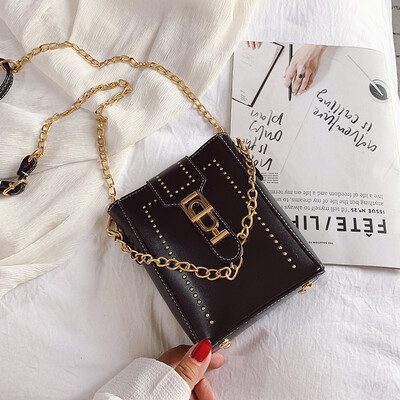 Ins girls on the new mobile phone bag female summer fresh 2019 new popular bucket bag chain Messenger bag
Ins girls on the new mobile phone bag female summer fresh 2019 new popular bucket bag chain Messenger bag