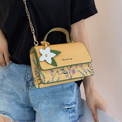 Female bag 2019 new fashion flower handbag summer small fresh messenger bag wild ins net red small bag
Female bag 2019 new fashion flower handbag summer small fresh messenger bag wild ins net red small bag