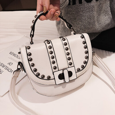Qiao Bani 2019 new South Korea ins retro style fashion rivet saddle bag shoulder shoulder diagonal tide handbag
Qiao Bani 2019 new South Korea ins retro style fashion rivet saddle bag shoulder shoulder diagonal tide handbag