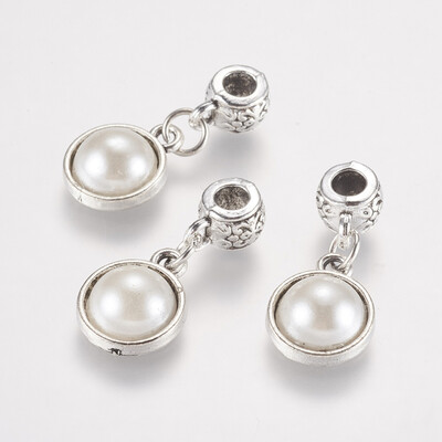 Tibetan Style Alloy European Dangle Beads with Acrylic Pearl Large Hole Pendants Flat Round White Antique Silver 27mm
Tibetan Style Alloy European Dangle Beads with Acrylic Pearl Large Hole Pendants Flat Round White Antique Silver 27mm