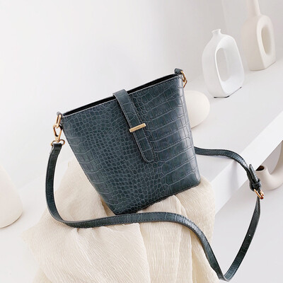 Womens bag new Korean version of the tide fashion crocodile pattern bucket bag simple wild shoulder bag Messenger bag
Womens bag new Korean version of the tide fashion crocodile pattern bucket bag simple wild shoulder bag Messenger bag