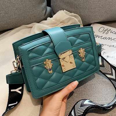 Xiaoxiangfeng rhombog bag woman 2019 new Korean version fashion hundred with one shoulder slanted small square bag
Xiaoxiangfeng rhombog bag woman 2019 new Korean version fashion hundred with one shoulder slanted small square bag