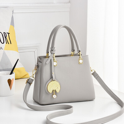 Summer bag lady new fashion handbag Korean version 100 simple single shoulder bag oblique satchel bag
Summer bag lady new fashion handbag Korean version 100 simple single shoulder bag oblique satchel bag