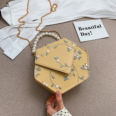 Bag female bag new 2019 slung summer new Korean version of the wild shoulder fashion chain portable lace pouch
Bag female bag new 2019 slung summer new Korean version of the wild shoulder fashion chain portable lace pouch