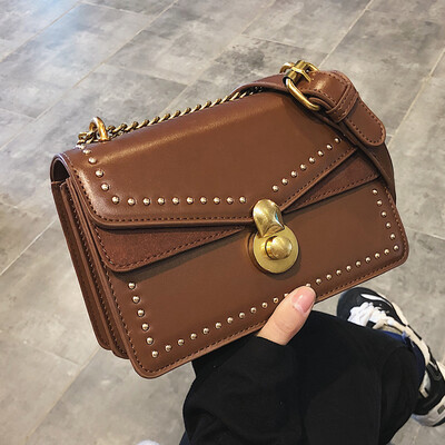 Small bag female 2019 new messenger bag female bag tide Korean fashion retro shoulder bag chain rivets
Small bag female 2019 new messenger bag female bag tide Korean fashion retro shoulder bag chain rivets
