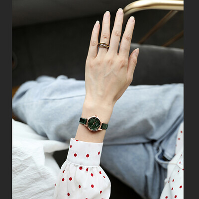 Ins wind sen temperament Korean fashion retro chic simple belt cool wind student quartz watch female
Ins wind sen temperament Korean fashion retro chic simple belt cool wind student quartz watch female