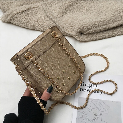 Ins super fire bag female 2019 new Korean fashion wild texture rivet chain shoulder slung small square bag
Ins super fire bag female 2019 new Korean fashion wild texture rivet chain shoulder slung small square bag