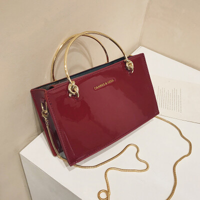New texture casual bag female 2019 new Korean version of the wild single shoulder slung fashion portable chain small square bag
New texture casual bag female 2019 new Korean version of the wild single shoulder slung fashion portable chain small square bag