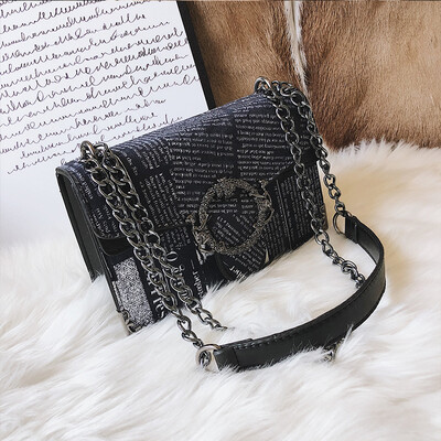 Ins super fire bag female 2019 new Korean fashion letters retro wild chain shoulder slung small square bag
Ins super fire bag female 2019 new Korean fashion letters retro wild chain shoulder slung small square bag