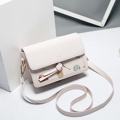 Summer ins girl 2019 popular Korean version of shoulder Messenger bag fashion Joker student fresh
Summer ins girl 2019 popular Korean version of shoulder Messenger bag fashion Joker student fresh