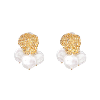 AOTEMAN 2019 NEW ARRIVAL Vintage pearl round stud earrings for women jewelry Accessories big statement earrings wholesale
AOTEMAN 2019 NEW ARRIVAL Vintage pearl round stud earrings for women jewelry Accessories big statement earrings wholesale