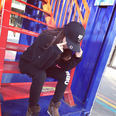 Hat female spring&summer Korean version of the fashion letter iron ring baseball cap men leisure sun hat young duck tongue cap
Hat female spring&summer Korean version of the fashion letter iron ring baseball cap men leisure sun hat young duck tongue cap