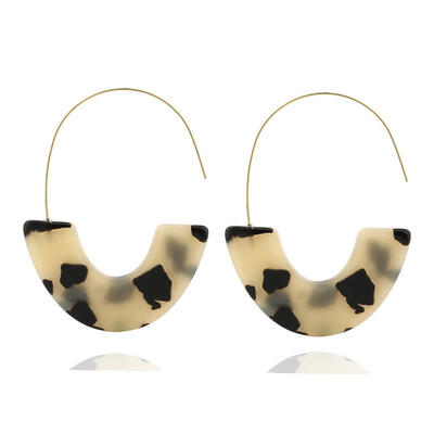 Hot Sale Fashion Leopard Print Big Hook Earrings Special Design Bohemian Semicircle Resin Dangle Drop Earrings For Women Brincos
Hot Sale Fashion Leopard Print Big Hook Earrings Special Design Bohemian Semicircle Resin Dangle Drop Earrings For Women Brincos