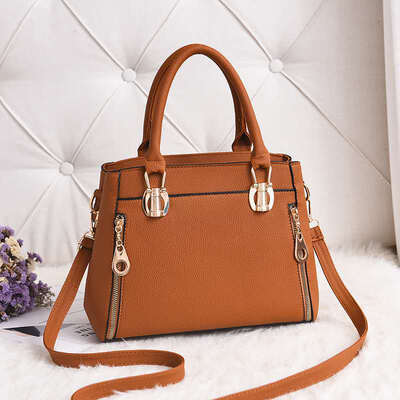Ladies bag 2019 spring&summer new womens bag simple fashion handbags Europe&the United States trend shoulder slung killer bag
Ladies bag 2019 spring&summer new womens bag simple fashion handbags Europe&the United States trend shoulder slung killer bag