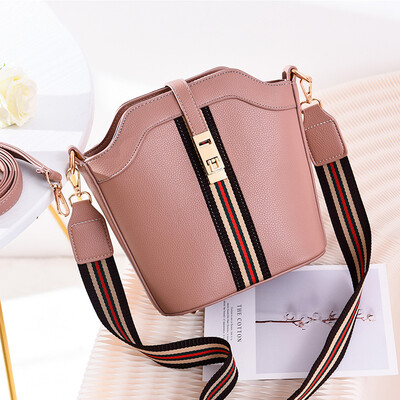 Bag womens bag new fashion slung bag ladies summer thick shoulder bag leisure broadband handbags
Bag womens bag new fashion slung bag ladies summer thick shoulder bag leisure broadband handbags