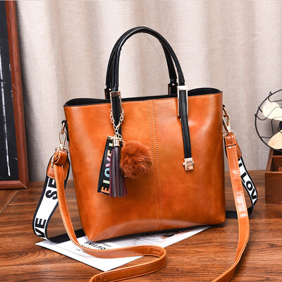 Handbag female fashion large capacity mother retro single shoulder simple oblique shoulder texture commute tot bag
Handbag female fashion large capacity mother retro single shoulder simple oblique shoulder texture commute tot bag