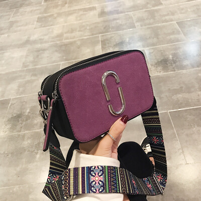 Bag female new Korean version of the color matte small square bag wild girl wide shoulder strap shoulder Messenger bag
Bag female new Korean version of the color matte small square bag wild girl wide shoulder strap shoulder Messenger bag