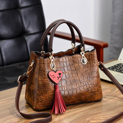 2019 new fashion cool trend handbag fashion womens bag crocodile pattern Europe&America big bag
2019 new fashion cool trend handbag fashion womens bag crocodile pattern Europe&America big bag