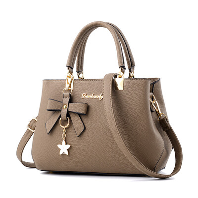 Womens Bag 2017 New Fashion Bag Korean Version of The Shoulder Bag Leisure Messenger Bags Spring Ladies Handbag
Womens Bag 2017 New Fashion Bag Korean Version of The Shoulder Bag Leisure Messenger Bags Spring Ladies Handbag